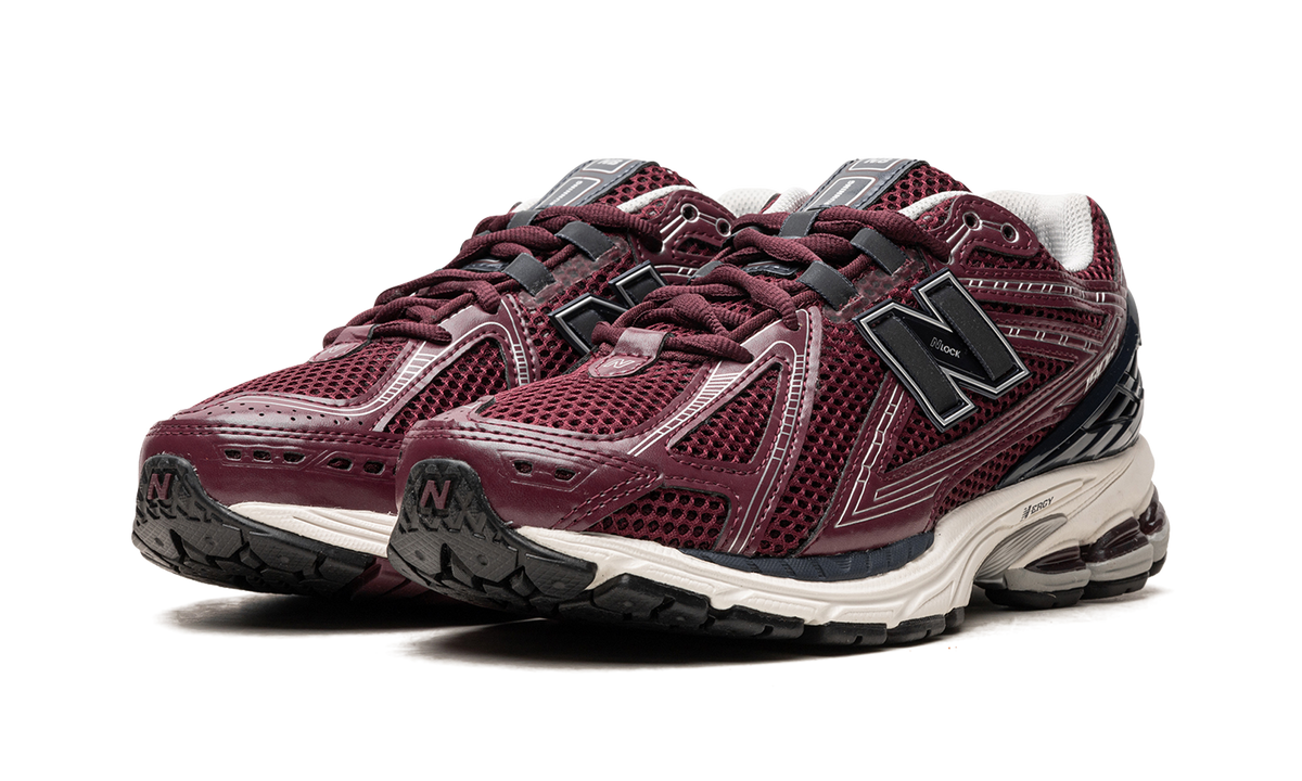 Overkicks - New Balance 1906R Burgundy Black (M1906RCC) - vista trasera