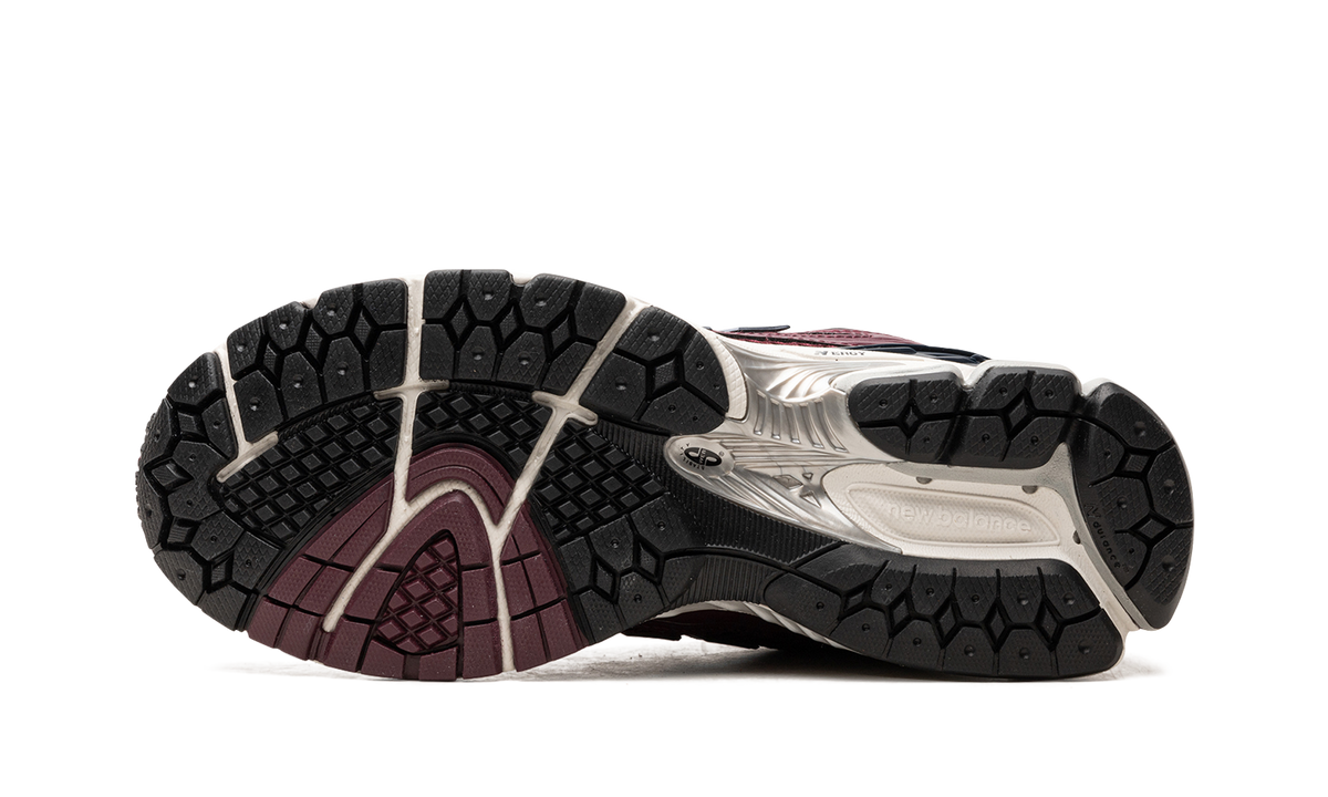 Overkicks - New Balance 1906R Burgundy Black (M1906RCC) - vista superior