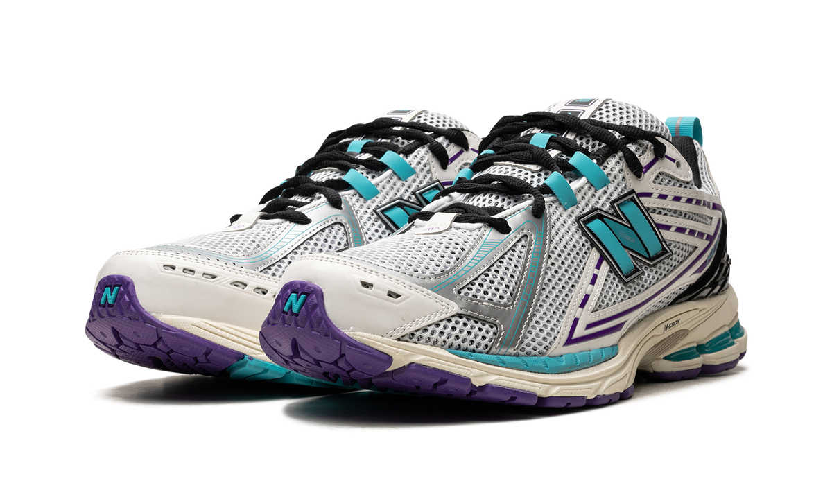 Overkicks - New Balance 1906R Charlotte Hornets (M1906RCF) - vista trasera