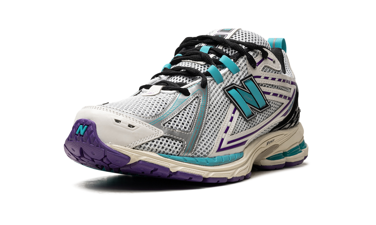 Overkicks - New Balance 1906R Charlotte Hornets (M1906RCF) - detalle suela
