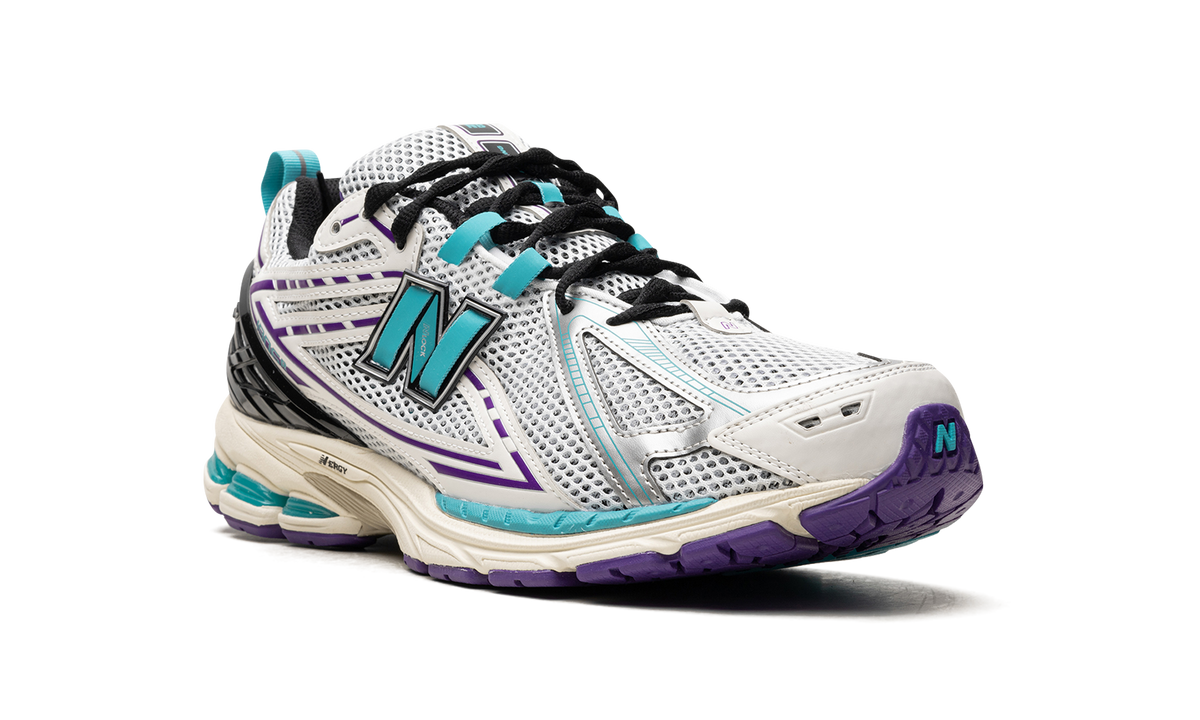 Overkicks - New Balance 1906R Charlotte Hornets (M1906RCF) - detalle lateral interior