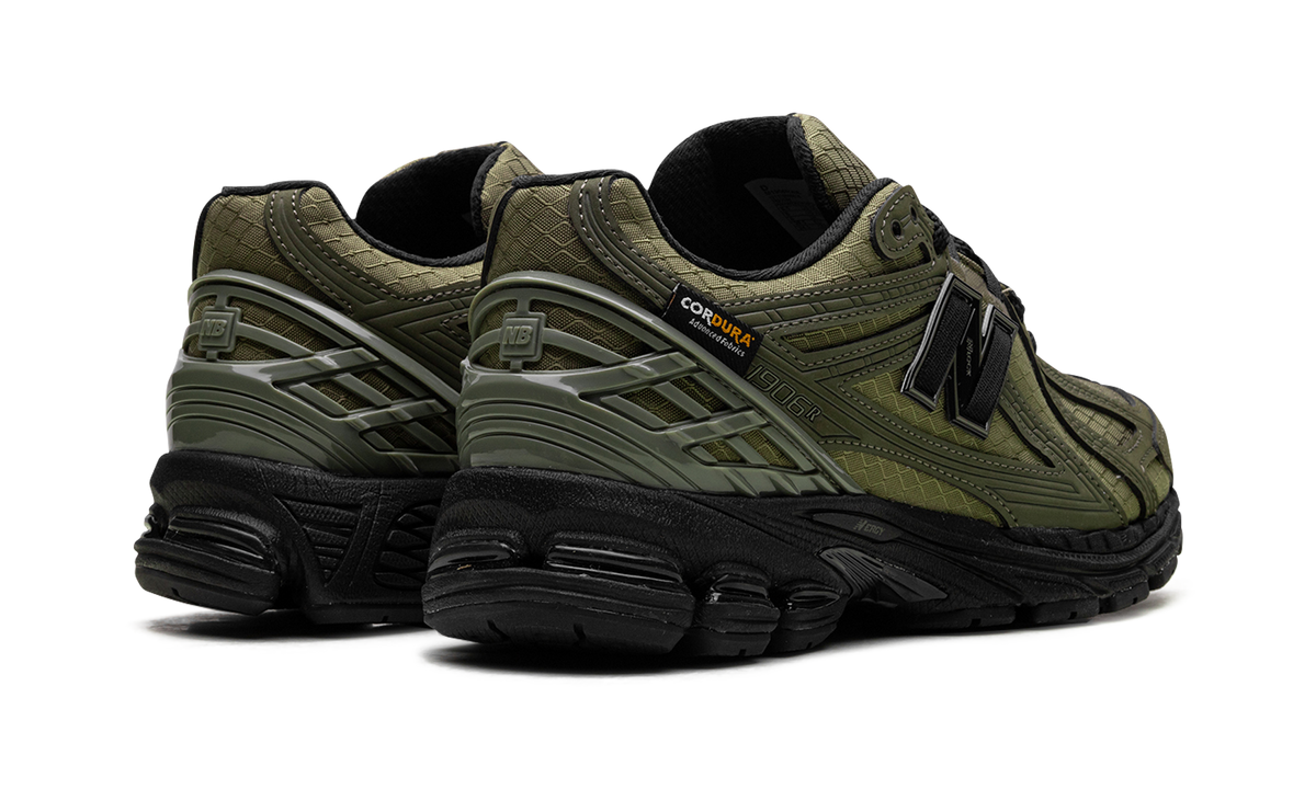 Overkicks - New Balance 1906R Cordura Dark Camo Green (M1906RWA) - par completo