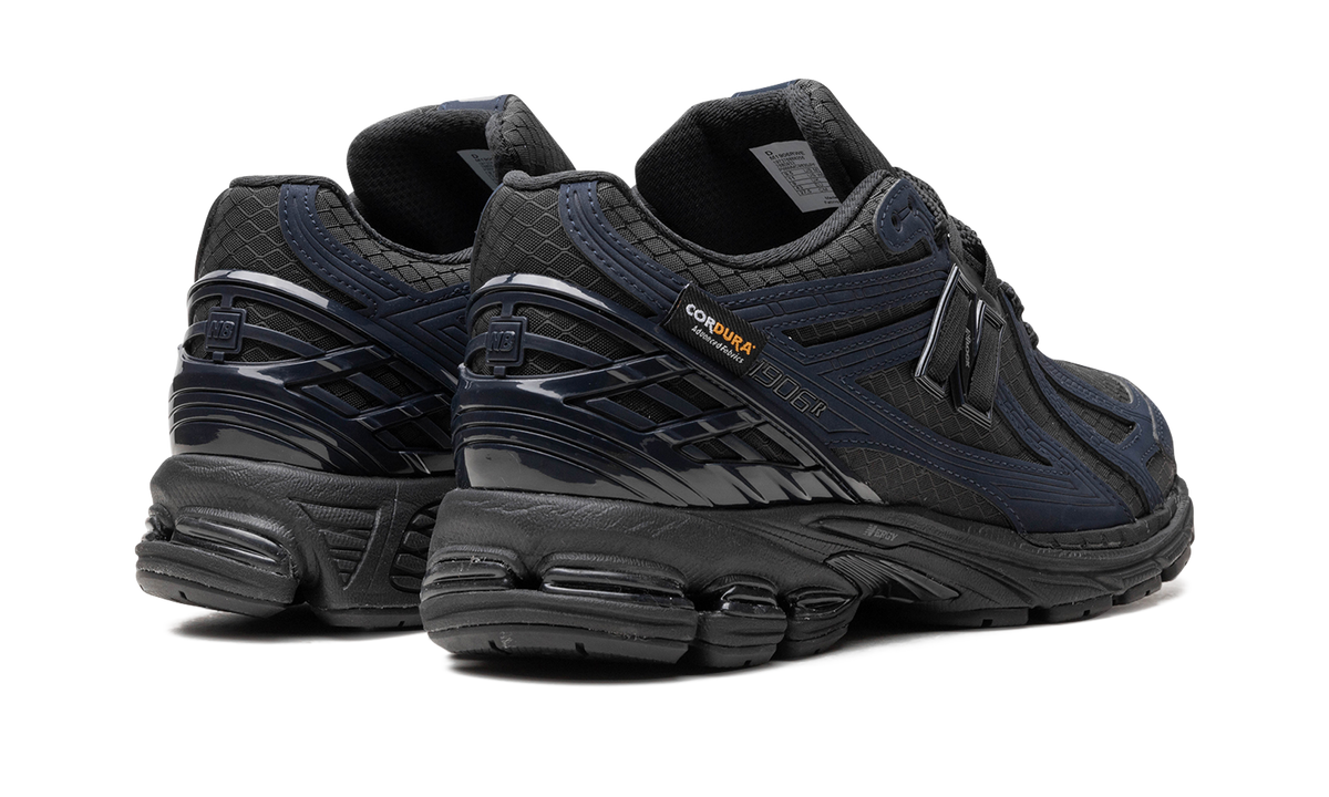 Overkicks - New Balance 1906R Cordura Outerspace (M1906RWE) - par completo