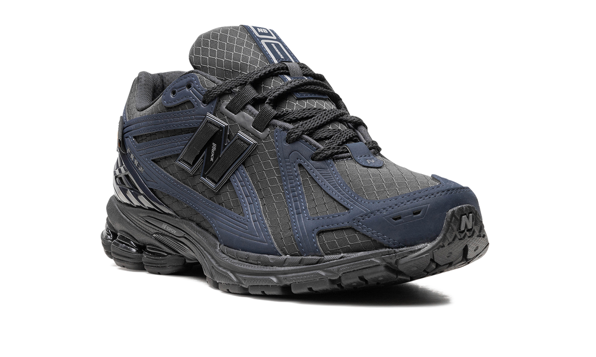 Overkicks - New Balance 1906R Cordura Outerspace (M1906RWE) - detalle lateral interior