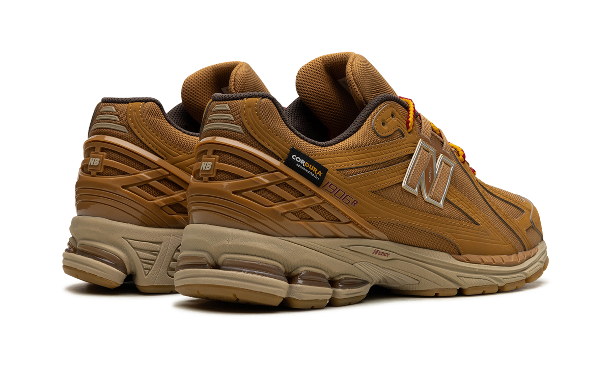 Overkicks - New Balance 1906R Cordura Pocket Wheat (M1906ROB) - par completo