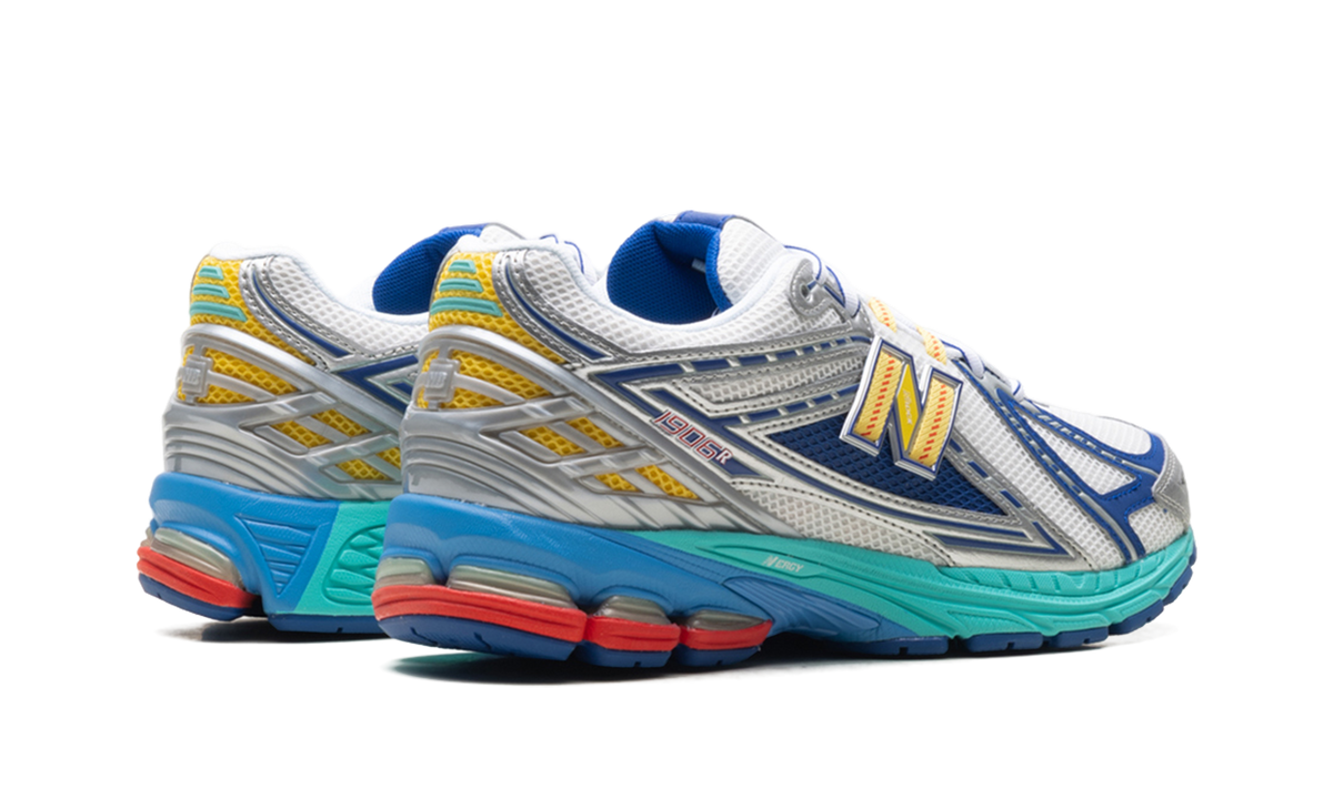 Overkicks - New Balance 1906R DTLR Moon Sign (U1906RMS) - par completo
