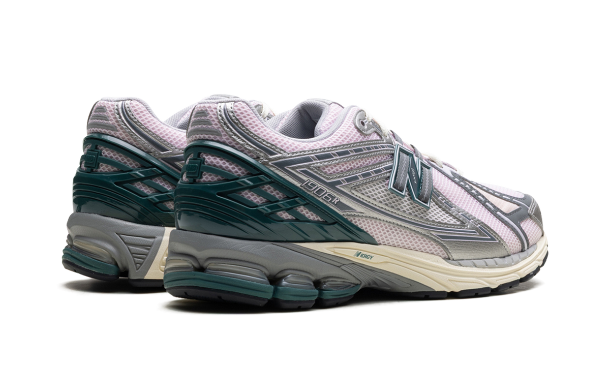 Overkicks - New Balance 1906R Granite Metallic Pink (M1906RET) - par completo