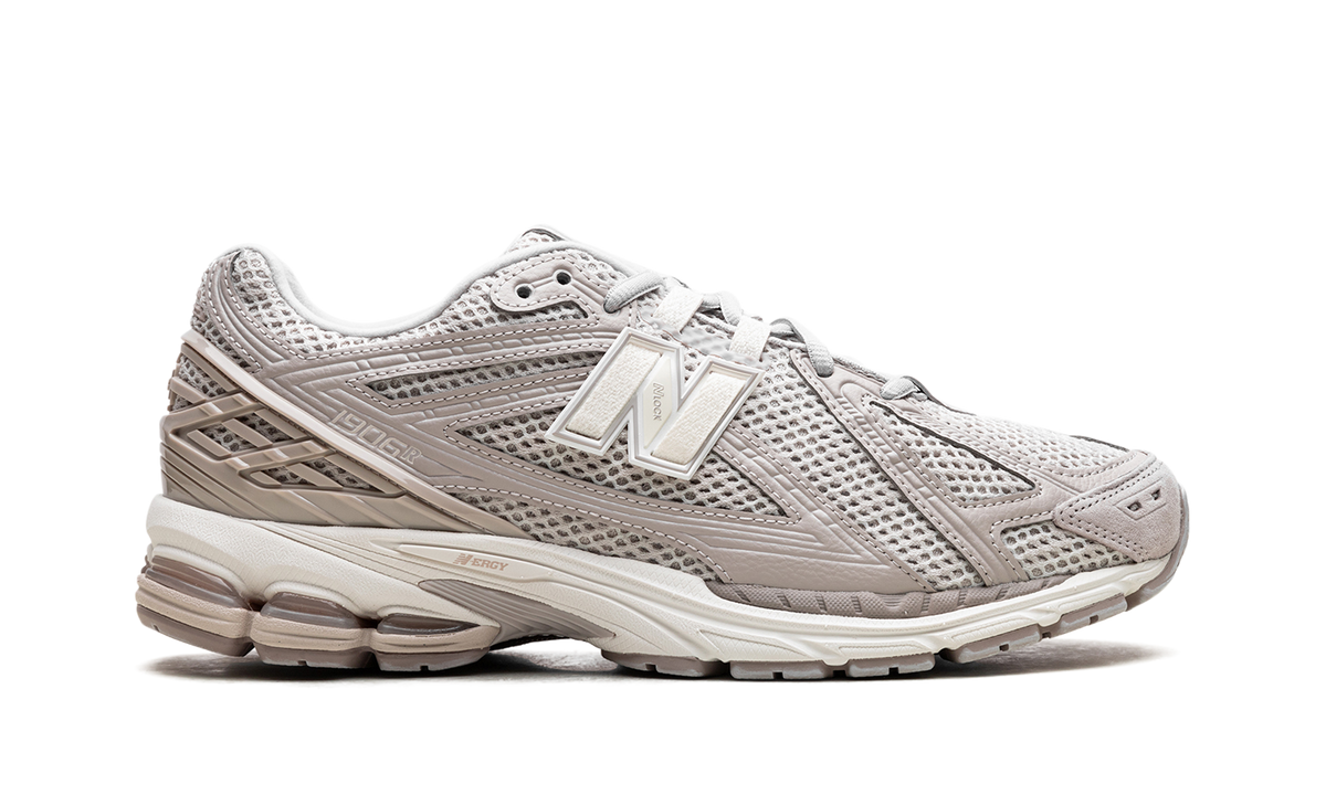 Overkicks - New Balance 1906R Grey Day (M1906RGR) - detalle talón
