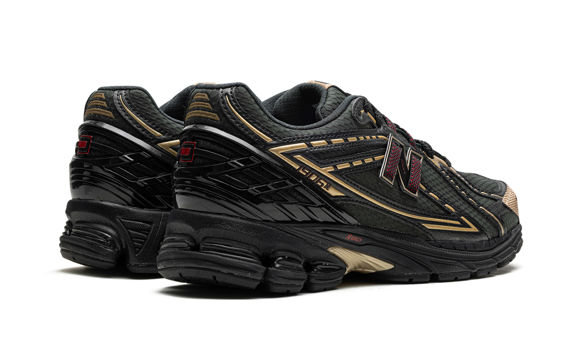 Overkicks - New Balance 1906R Kith Black (M1906RKS) - par completo