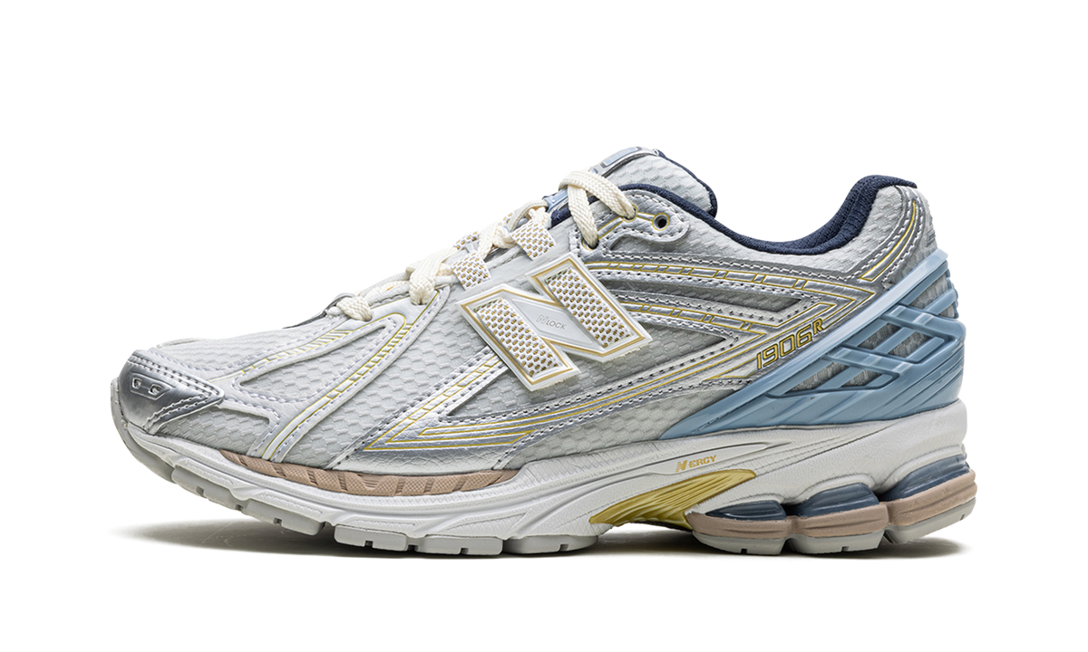 Overkicks - New Balance 1906R Kith White (M1906RKC) - vista lateral