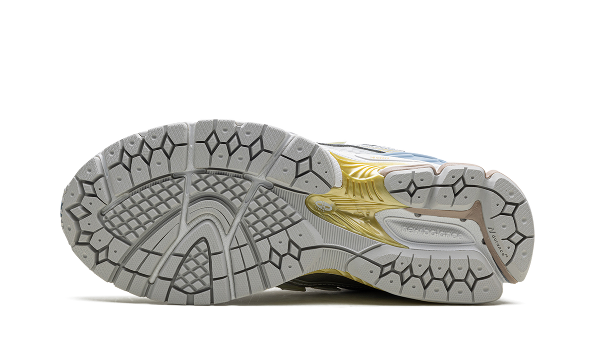 Overkicks - New Balance 1906R Kith White (M1906RKC) - vista superior