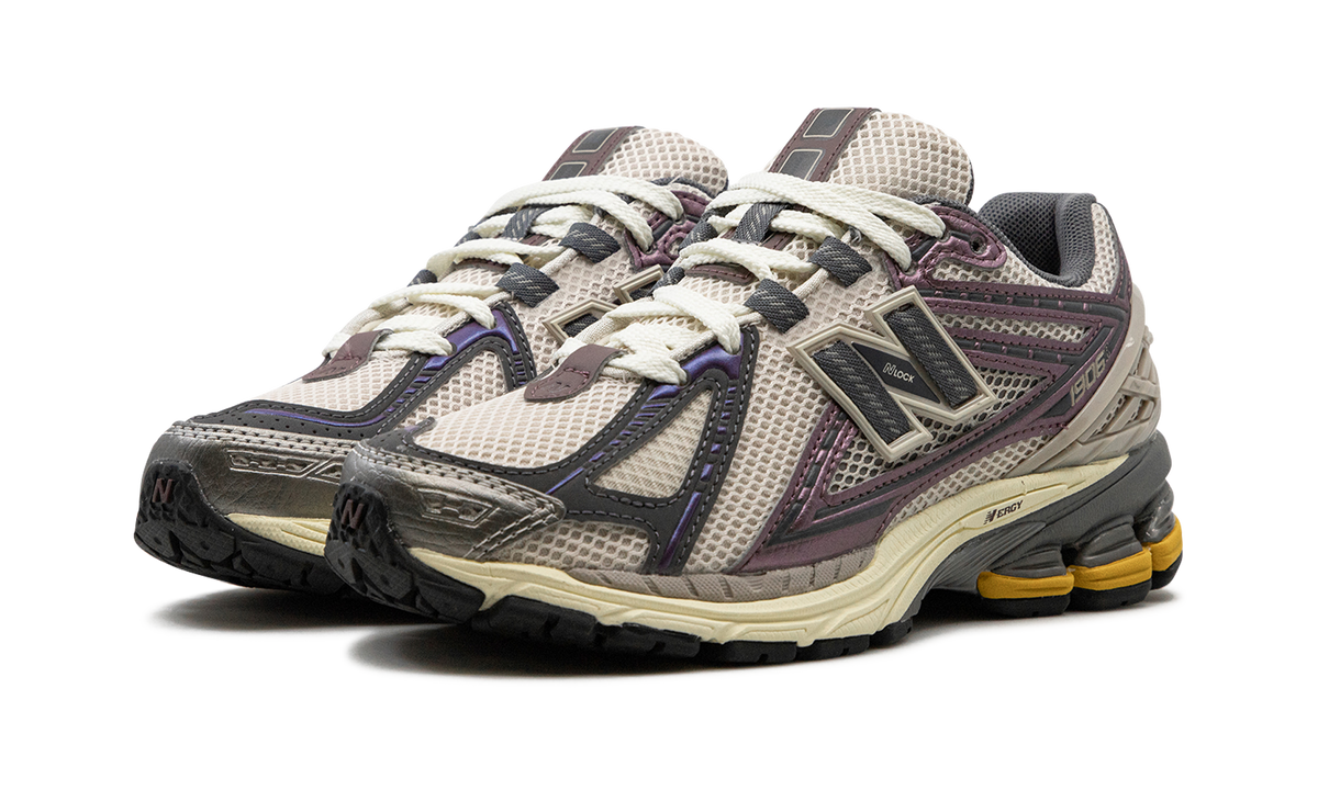 Overkicks - New Balance 1906R Licorice (M1906RRA) - vista trasera