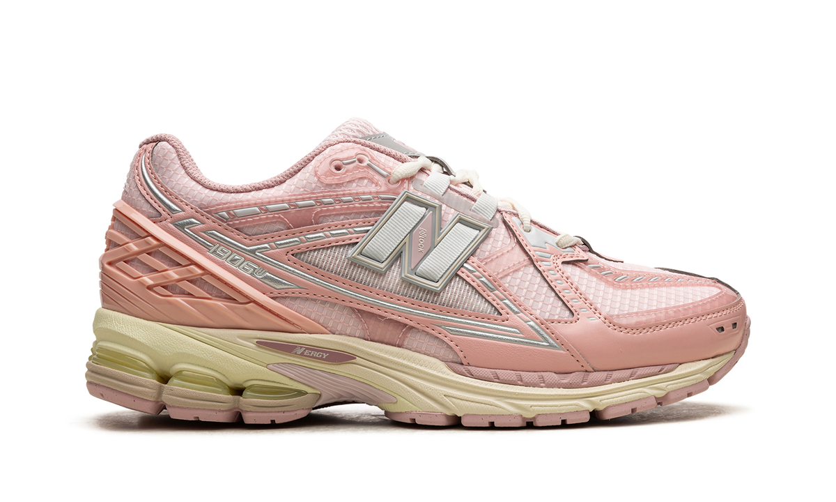 Overkicks - New Balance 1906R Lunar New Year Pink (M1906NLN) - detalle talón