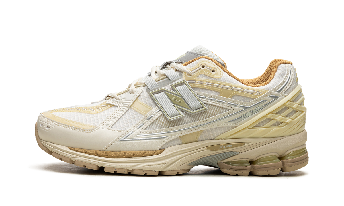 Overkicks - New Balance 1906R Lunar New Year White (M1906NLY) - vista lateral