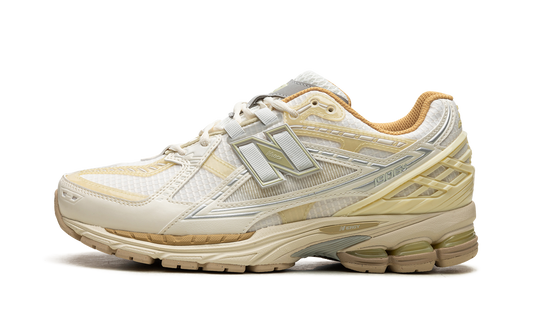 Overkicks - New Balance 1906R Lunar New Year White (M1906NLY) - vista lateral
