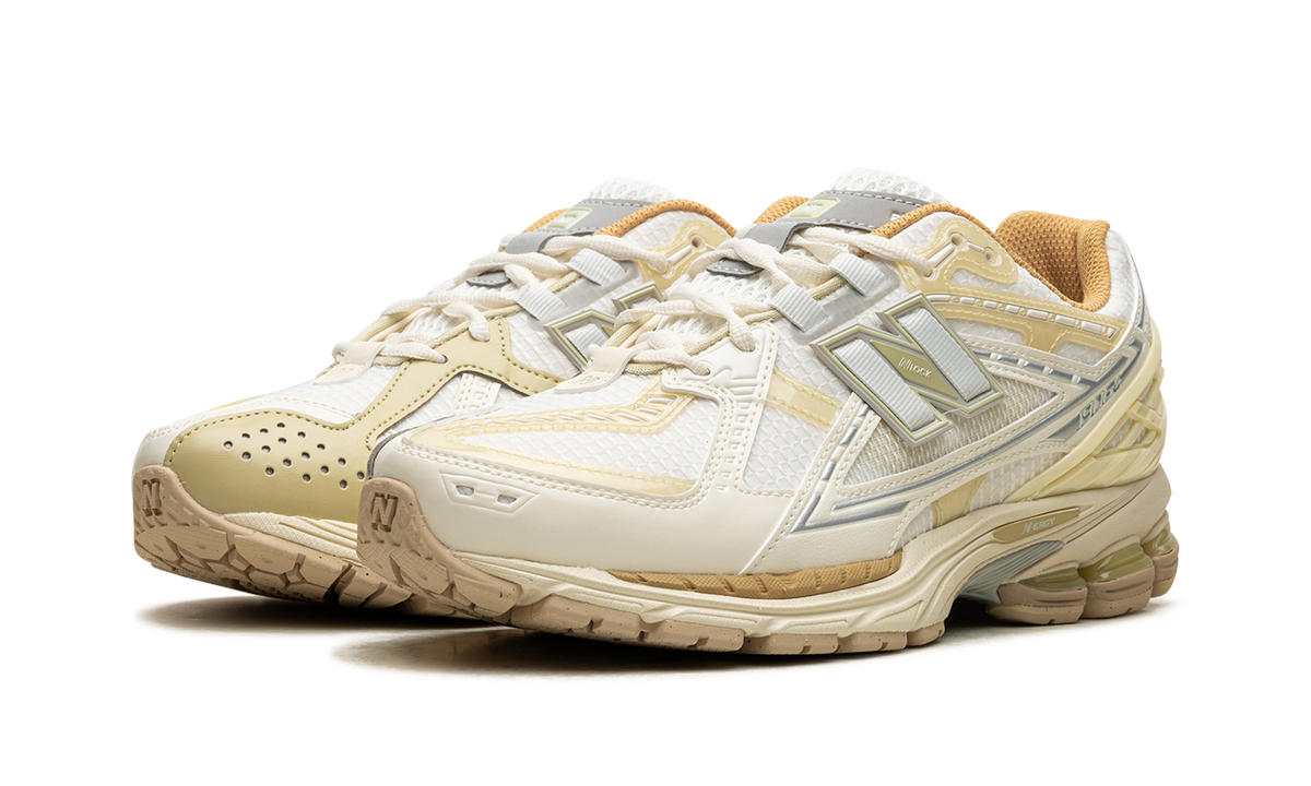 Overkicks - New Balance 1906R Lunar New Year White (M1906NLY) - vista trasera