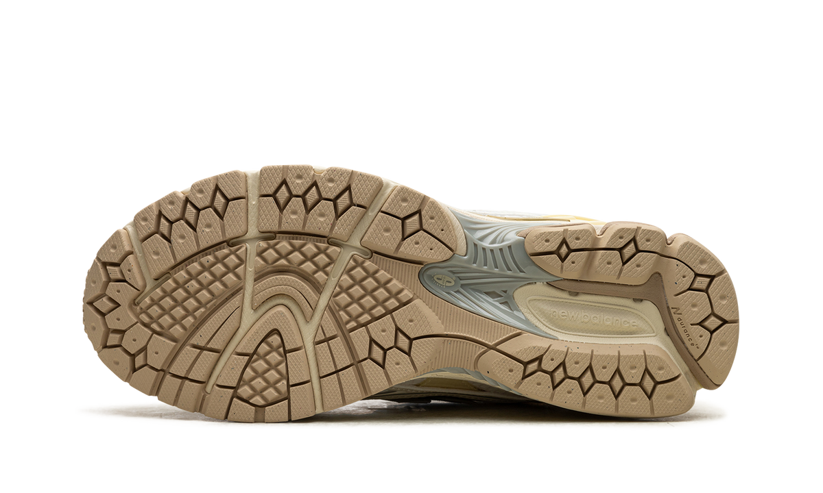 Overkicks - New Balance 1906R Lunar New Year White (M1906NLY) - vista superior