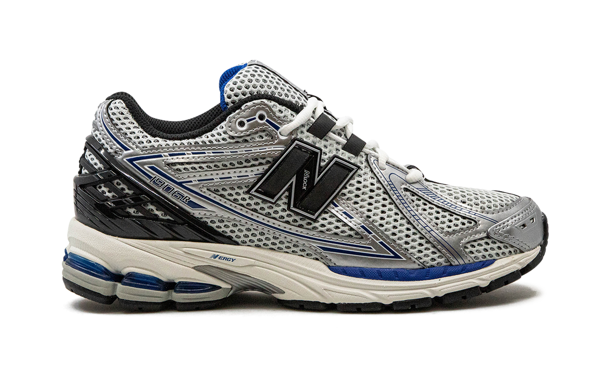 Overkicks - New Balance 1906R Metallic Silver Blue (M1906RCD) - detalle talón
