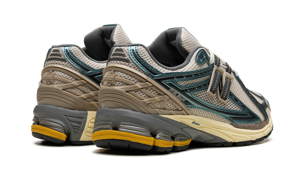 Overkicks - New Balance 1906R Metallic Teal New Spruce (M1906RRC) - par completo