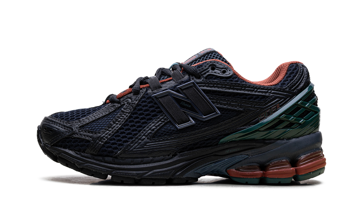 Overkicks - New Balance 1906R Phantom New Spruce (M1906RVC) - vista lateral