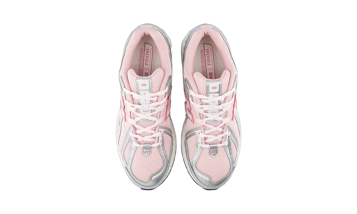 Overkicks - New Balance 1906R Pink Chalk Silver Metallic (U19063FT) - par completo