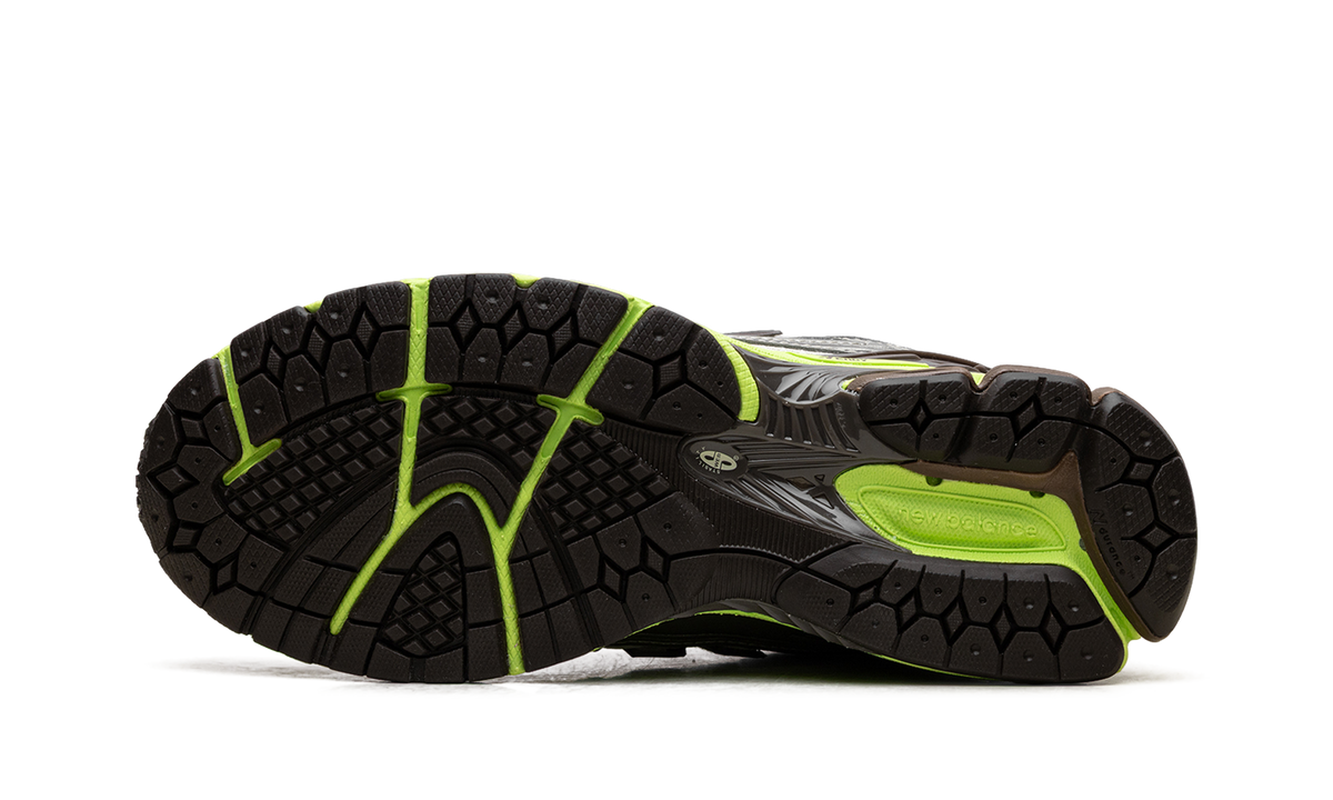 Overkicks - New Balance 1906R SSENSE Exclusive 20th Anniversary (M1906RSF) - vista superior