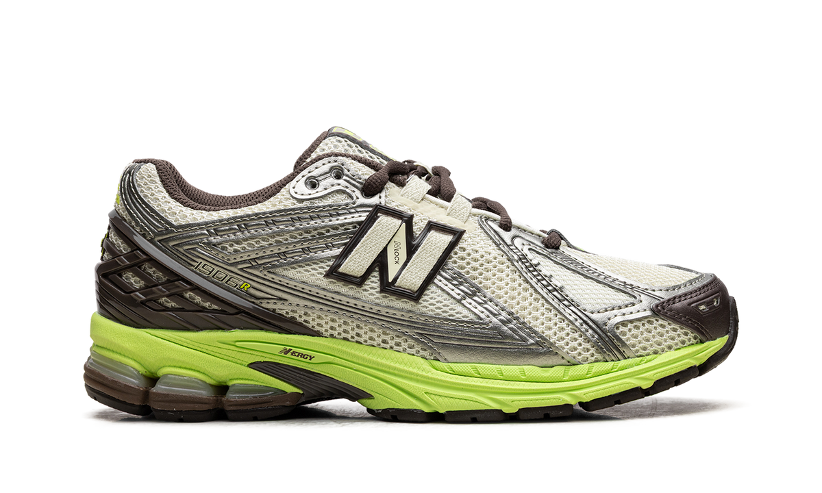 Overkicks - New Balance 1906R SSENSE Exclusive 20th Anniversary (M1906RSF) - detalle talón
