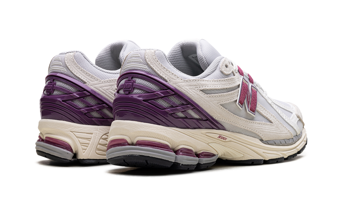 Overkicks - New Balance 1906R Sea Salt Radiant Purple (M1906REF) - par completo