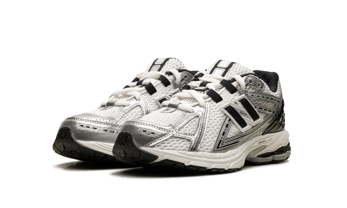 Overkicks - New Balance 1906R Silver Metallic Black (GS) (GC1906ER) - imagen 2