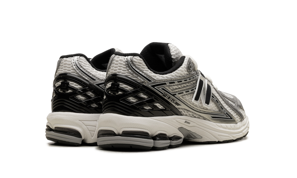 Overkicks - New Balance 1906R Silver Metallic Black (GS) (GC1906ER) - imagen 3