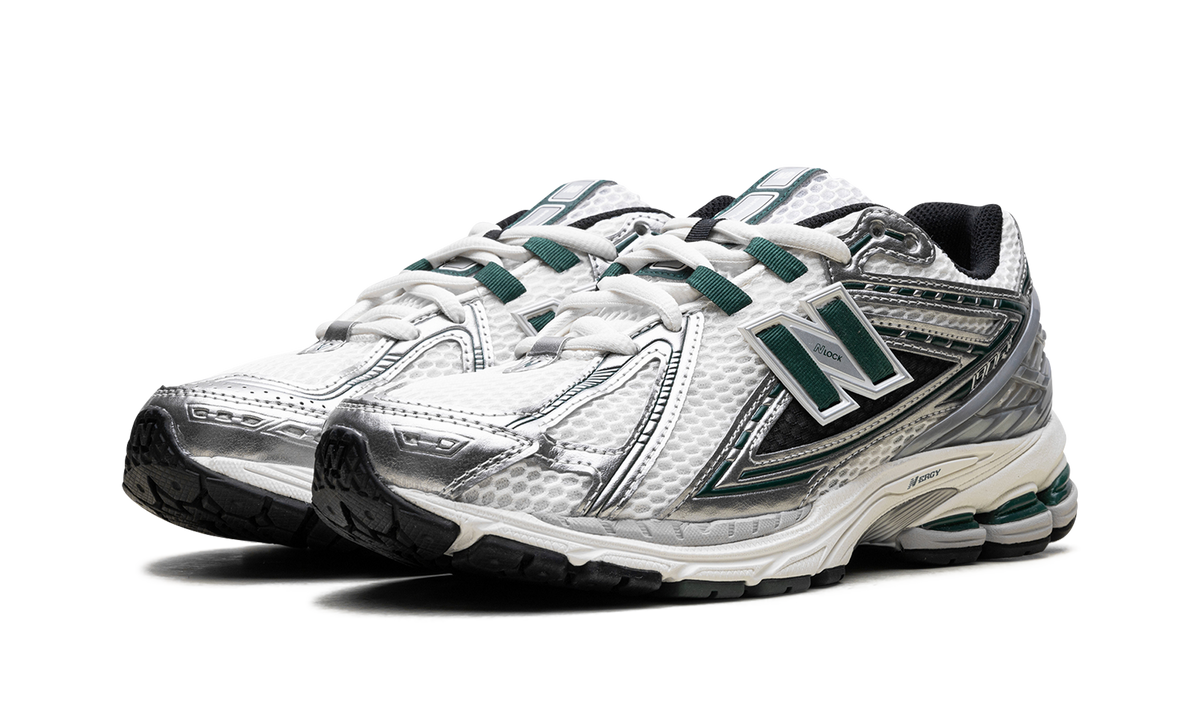Overkicks - New Balance 1906R Silver Metallic Nightwatch Green (M1906REU) - vista trasera