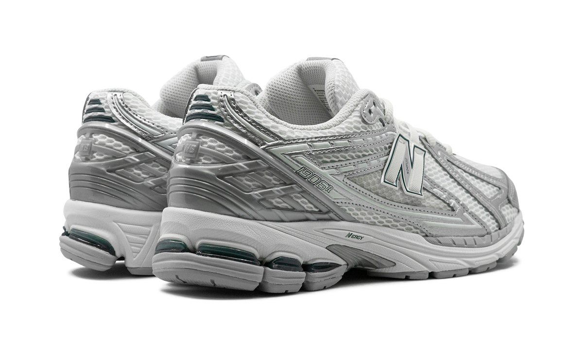 Overkicks - New Balance 1906R Silver Metallic Sea Salt (M1906REE) - par completo