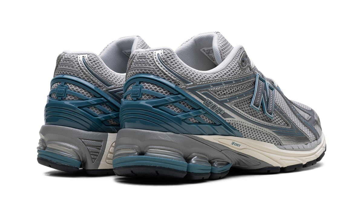 Overkicks - New Balance 1906R Silver Metallic Terrarium (M1906REO) - par completo