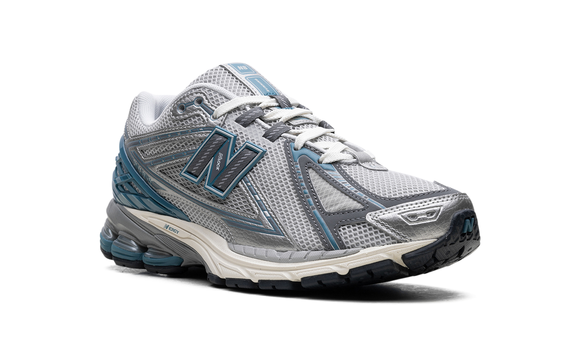 Overkicks - New Balance 1906R Silver Metallic Terrarium (M1906REO) - detalle lateral interior