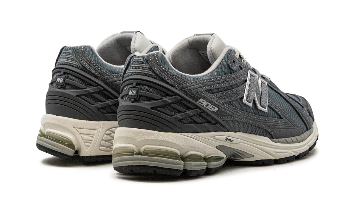 Overkicks - New Balance 1906R Titanium (M1906RV) - par completo