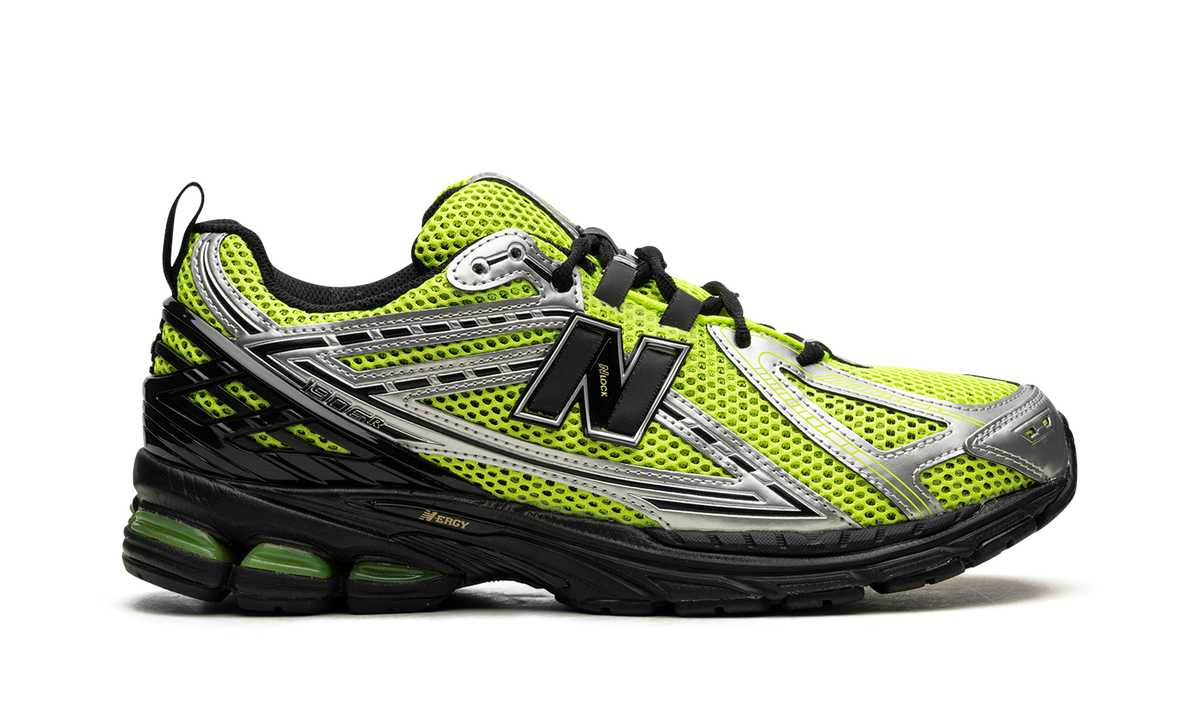 Overkicks - New Balance 1906R Volt Black (M1906RCG) - detalle talón