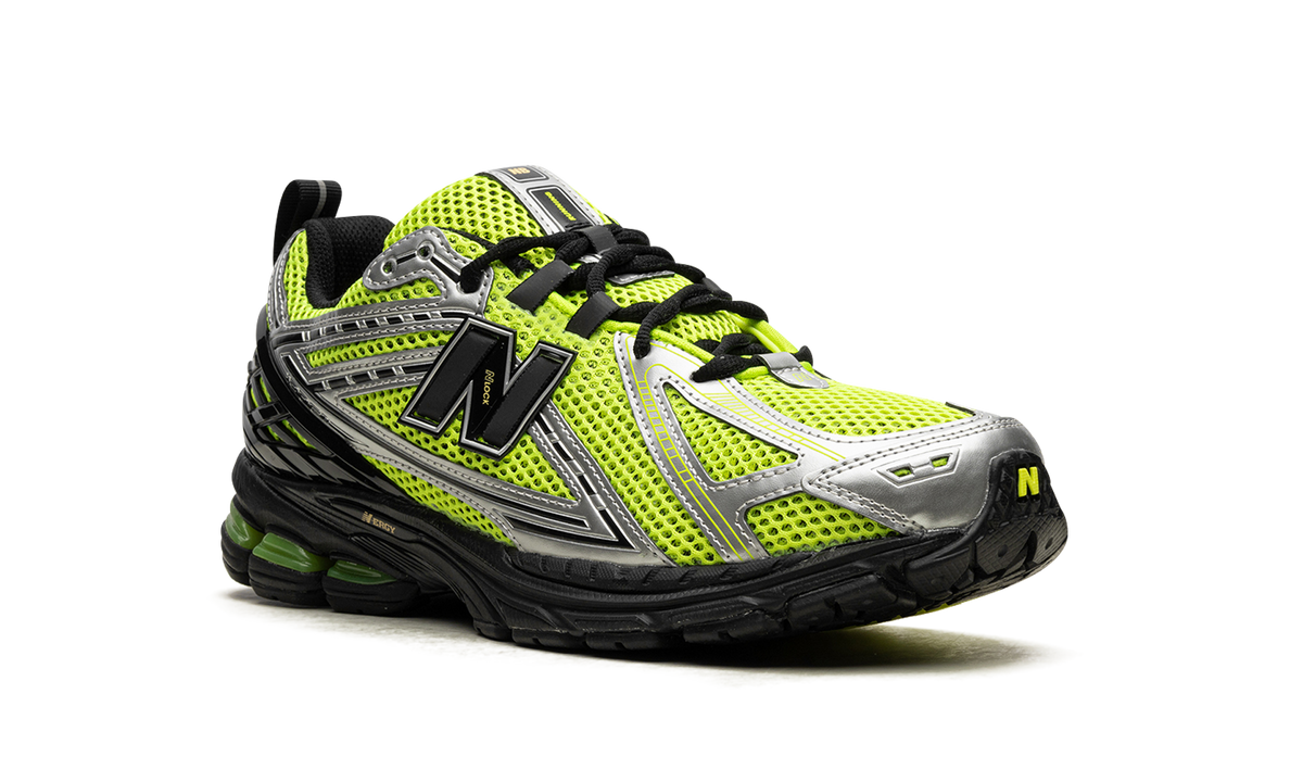 Overkicks - New Balance 1906R Volt Black (M1906RCG) - detalle lateral interior