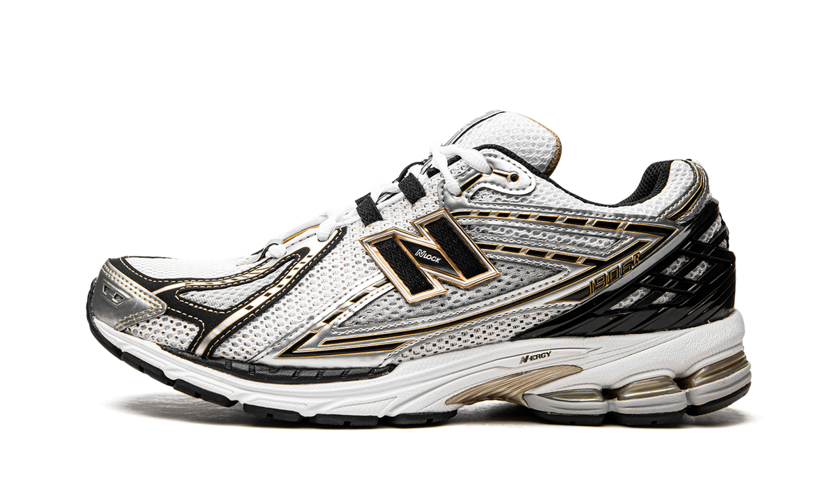 Overkicks - New Balance 1906R White Metallic Gold (M1906RA) - vista lateral