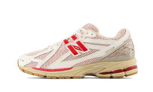 Overkicks - New Balance 1906R White Red (M1906RO) - vista lateral