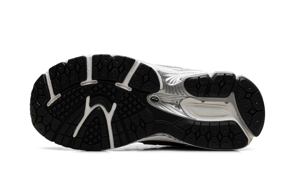 Overkicks - New Balance 1906R White Silver Metallic Black (PS) (PC1906ER) - imagen 5