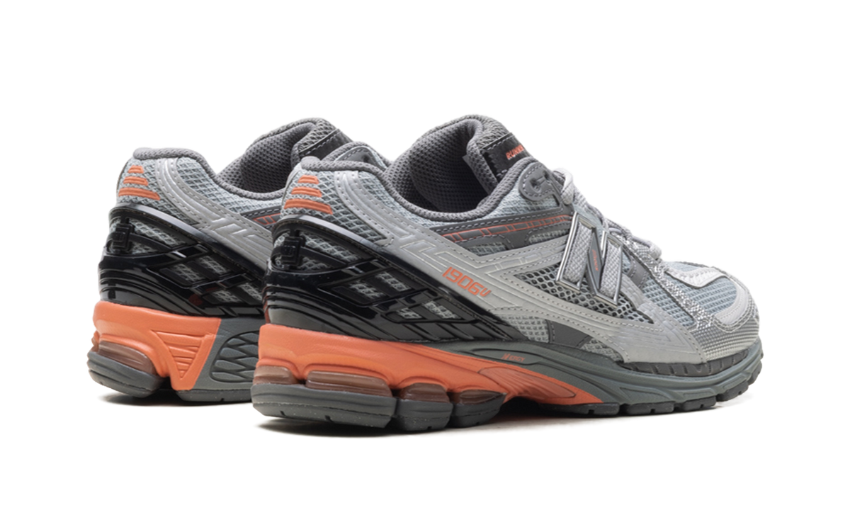 Overkicks - New Balance 1906U BSTN 10th Anniversary Exclusive (U1906NF) - par completo