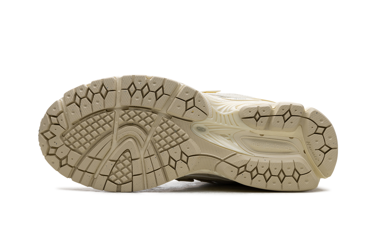 Overkicks - New Balance 1906U Butter Yellow (M1906NK) - vista superior