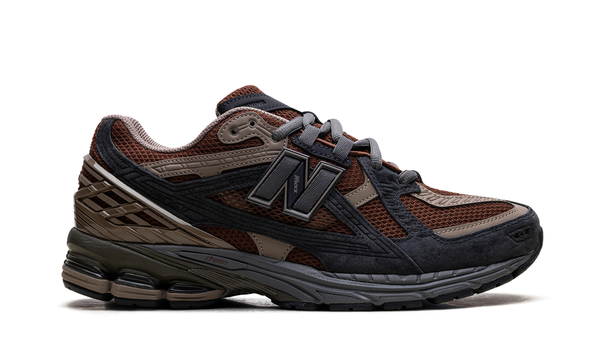 Overkicks - New Balance 1906U Rich Oak Phantom (M1906NG) - detalle talón