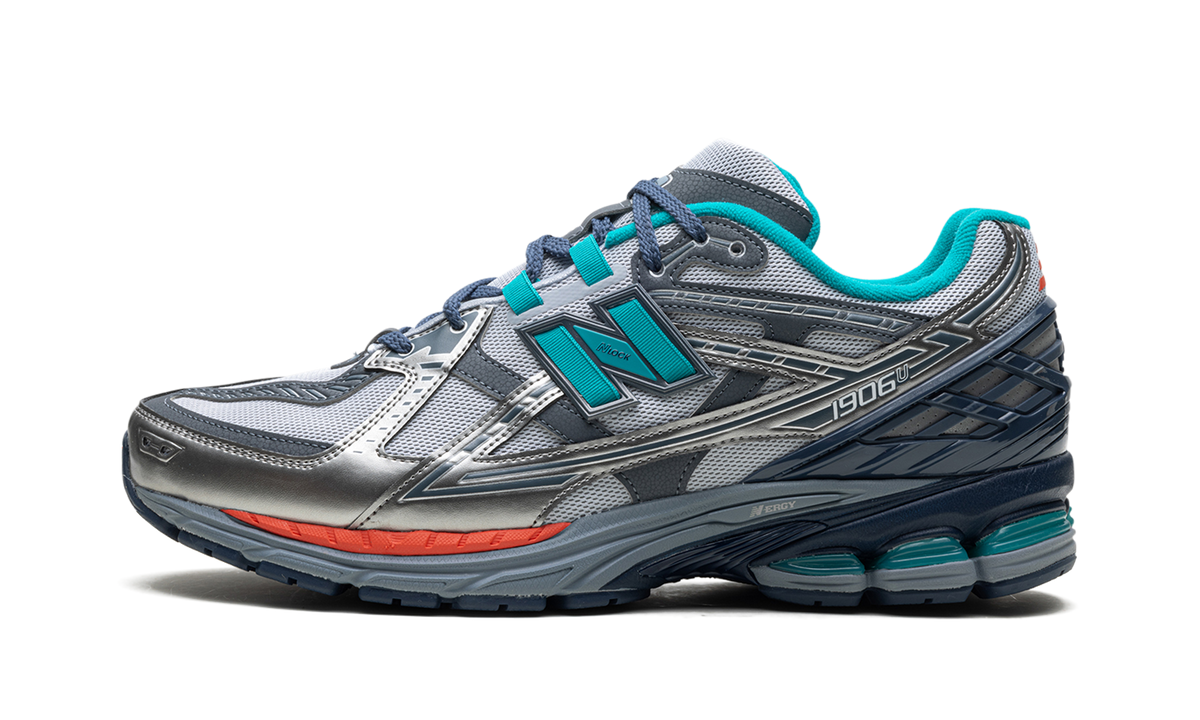Overkicks - New Balance 1906U The Whitaker Group Willful Bias Blue Steel (M1906NK1) - vista lateral