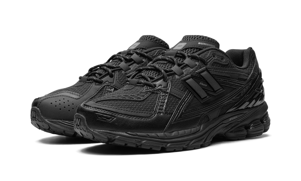 Overkicks - New Balance 1906U Triple Black (M1906NJ) - vista trasera