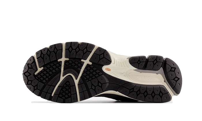Overkicks - New Balance 2002R Black Castlerock (M2002RNC) - par completo