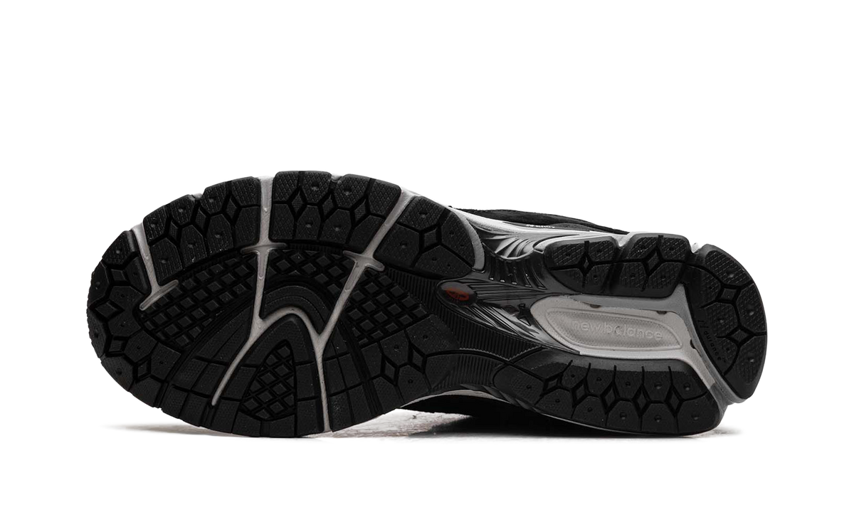 Overkicks - New Balance 2002R Black Castlerock Grey (U2002RC) - detalle suela