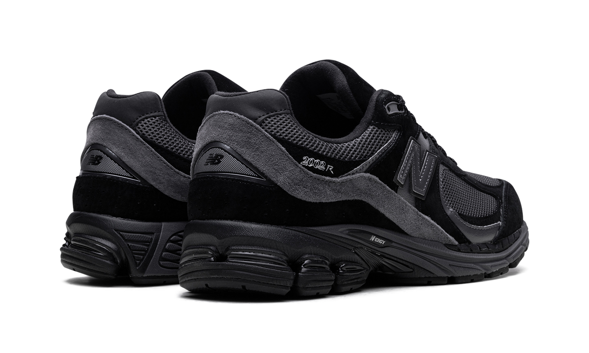 Overkicks - New Balance 2002R Black Dark Grey (M2002RBL) - par completo