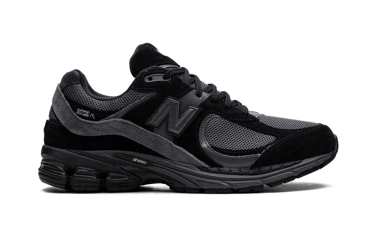 Overkicks - New Balance 2002R Black Dark Grey (M2002RBL) - detalle talón