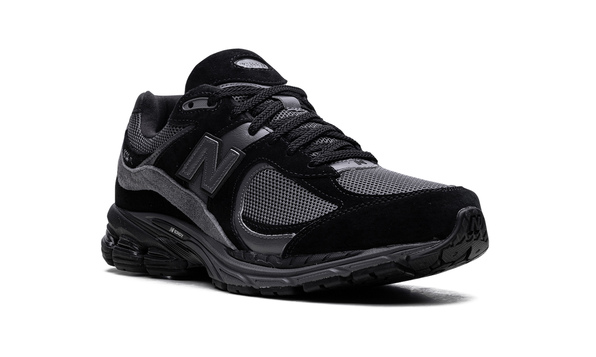 Overkicks - New Balance 2002R Black Dark Grey (M2002RBL) - detalle lateral interior